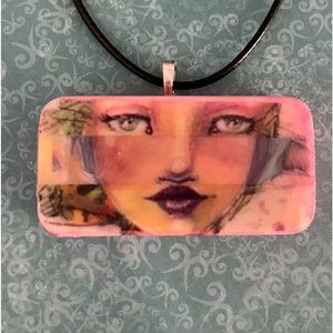 Domino necklace vintage lady